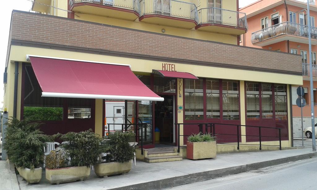 Hotel Nuova Doel Sottomarina Exterior photo